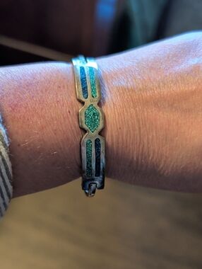 VINTAGE HAND MADE TRIBAL HINGED Turquoise BRACELET MADE IN ALPACA MEXICO